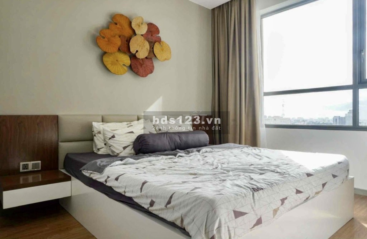 Bán gấp căn hộ 92m2 tầng 18 C/C Gold View Bến Vân Đồn Quận 4