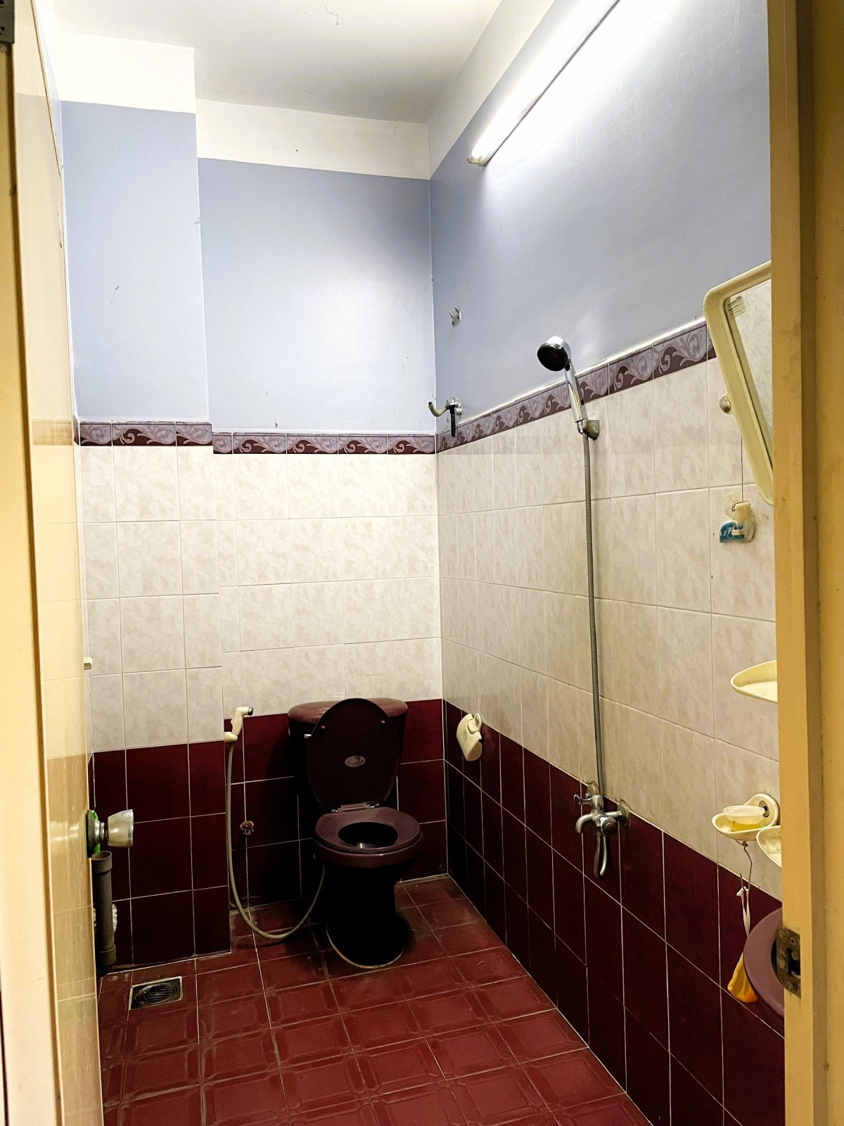Cho thuê nhà 1T2L 3pn 180m2 mặt tiền đường kdc Công Đoàn Trường Thọ