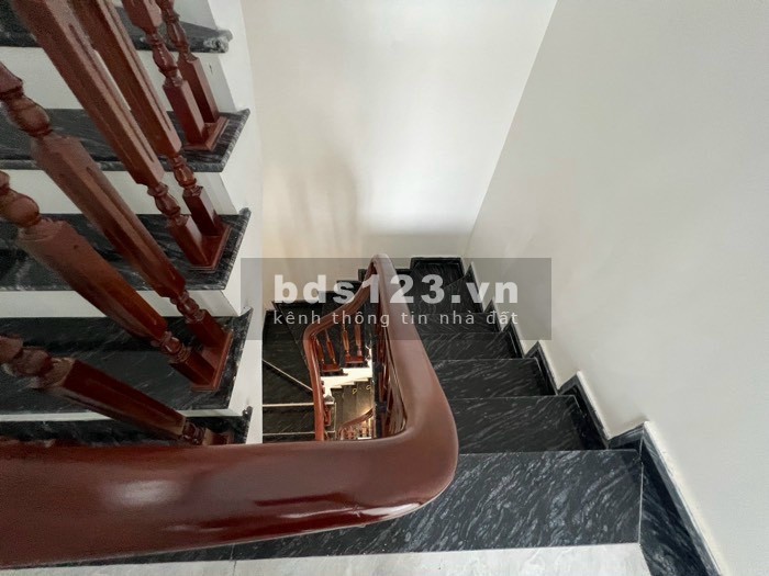 Cần bán nhà đẹp phố Thanh Am, Long Biên - 5 tầng, 3tỷ.