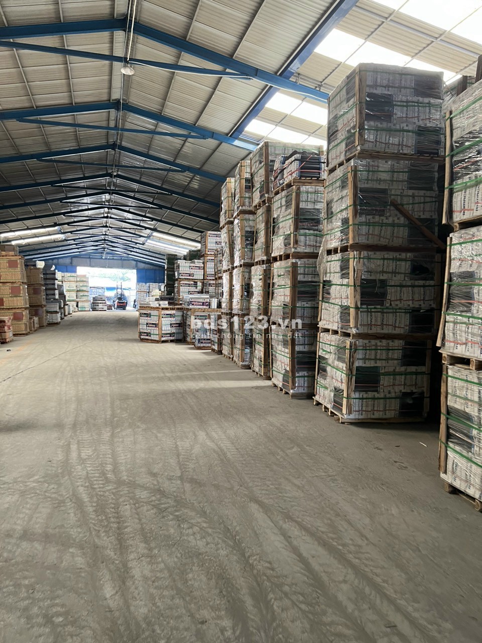 Cho thuê kho xưởng diện tích 2400m2 Hồ Văn Long, Tân Tạo, Quận Bình Tân