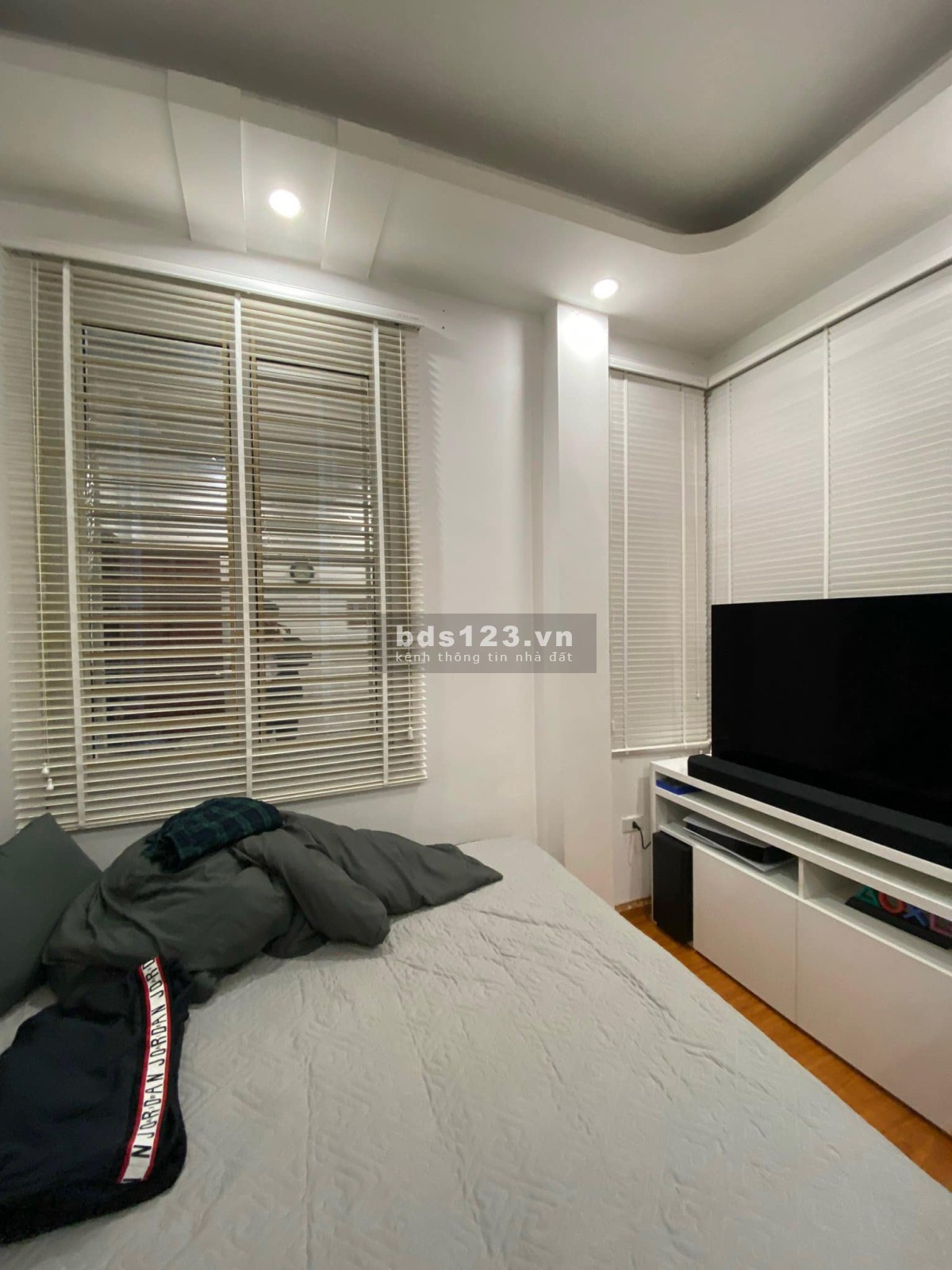 Bán nhà đẹp Pháo Đài Láng, diện tích 38m2, 5 tầng, MT 3.6m, giá chào 6 tỷ