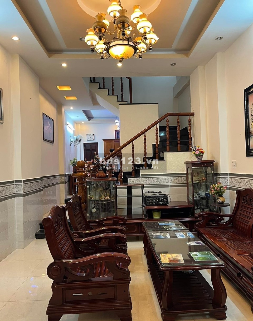 Bán nhà mới xây Hoàng Bật Đạt, Tân Bình, 4 tầng, HXH, chỉ 4 tỷ 9