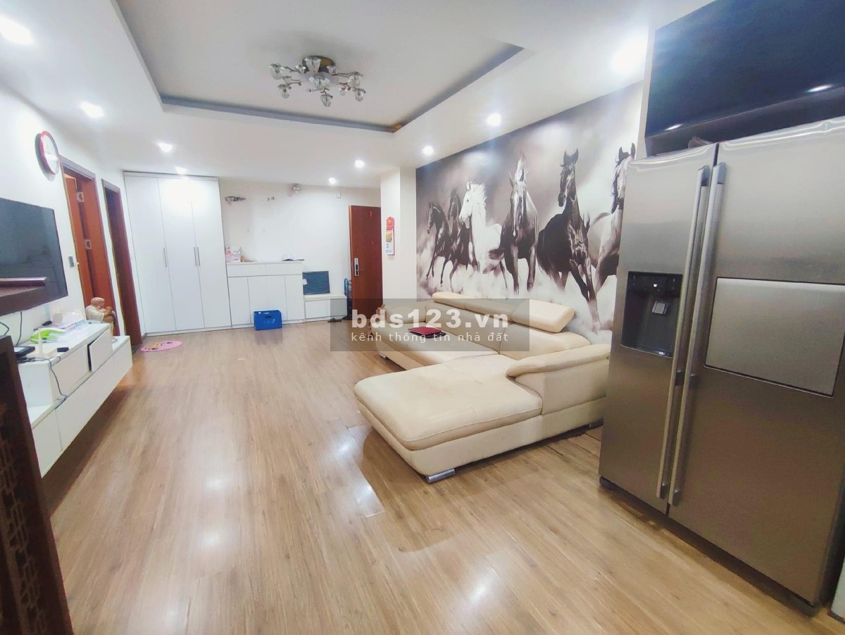 Bán nhà Võ Chí Công, nhà mới tinh diện tích 32M, mặt tiền 6M giá chỉ 4,6 tỷ