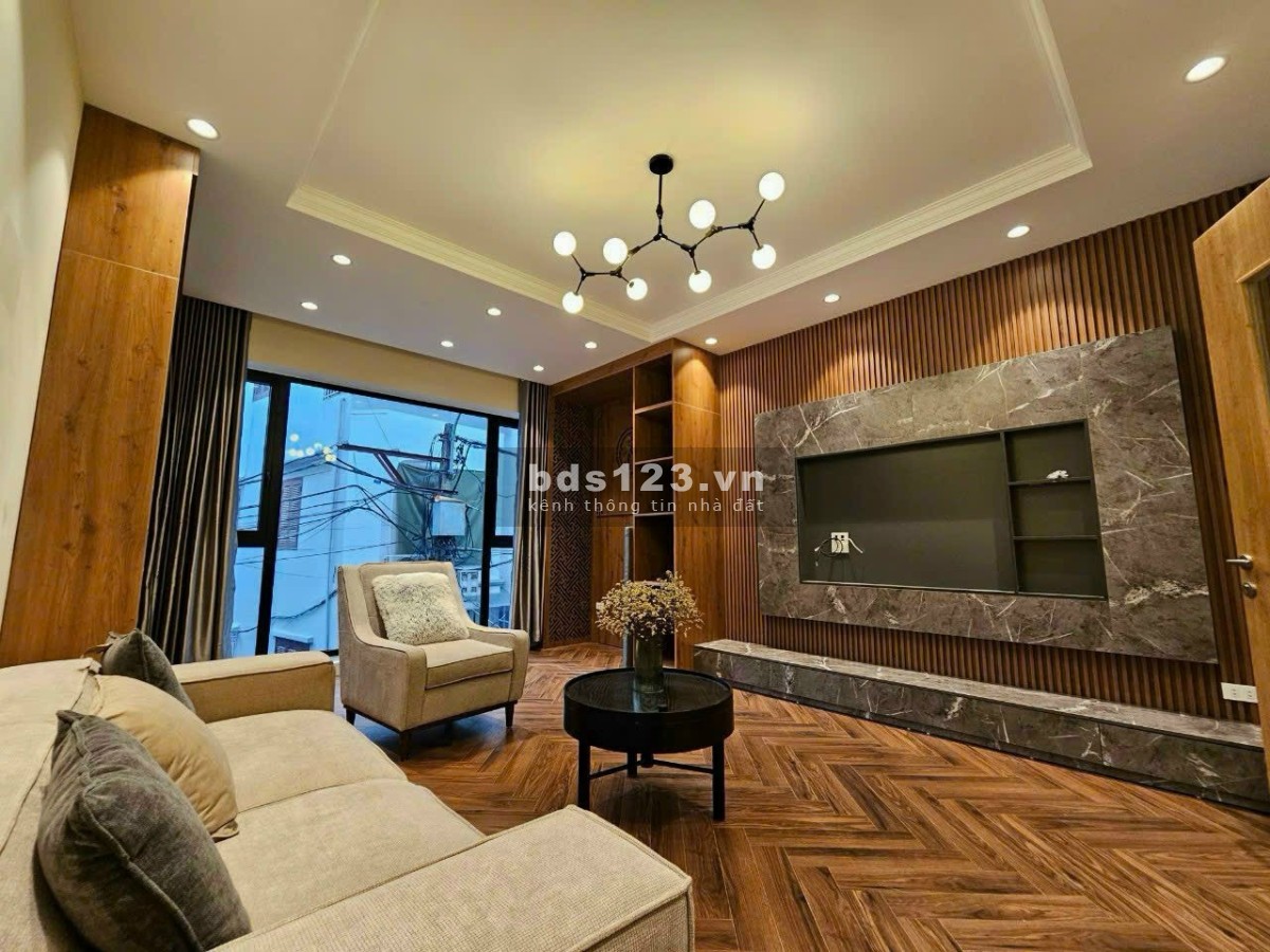 Nhà chất Ngọc Thụy diện tích 40m *6 tầng, thang máy, giá đẹp 6.3 tỷ