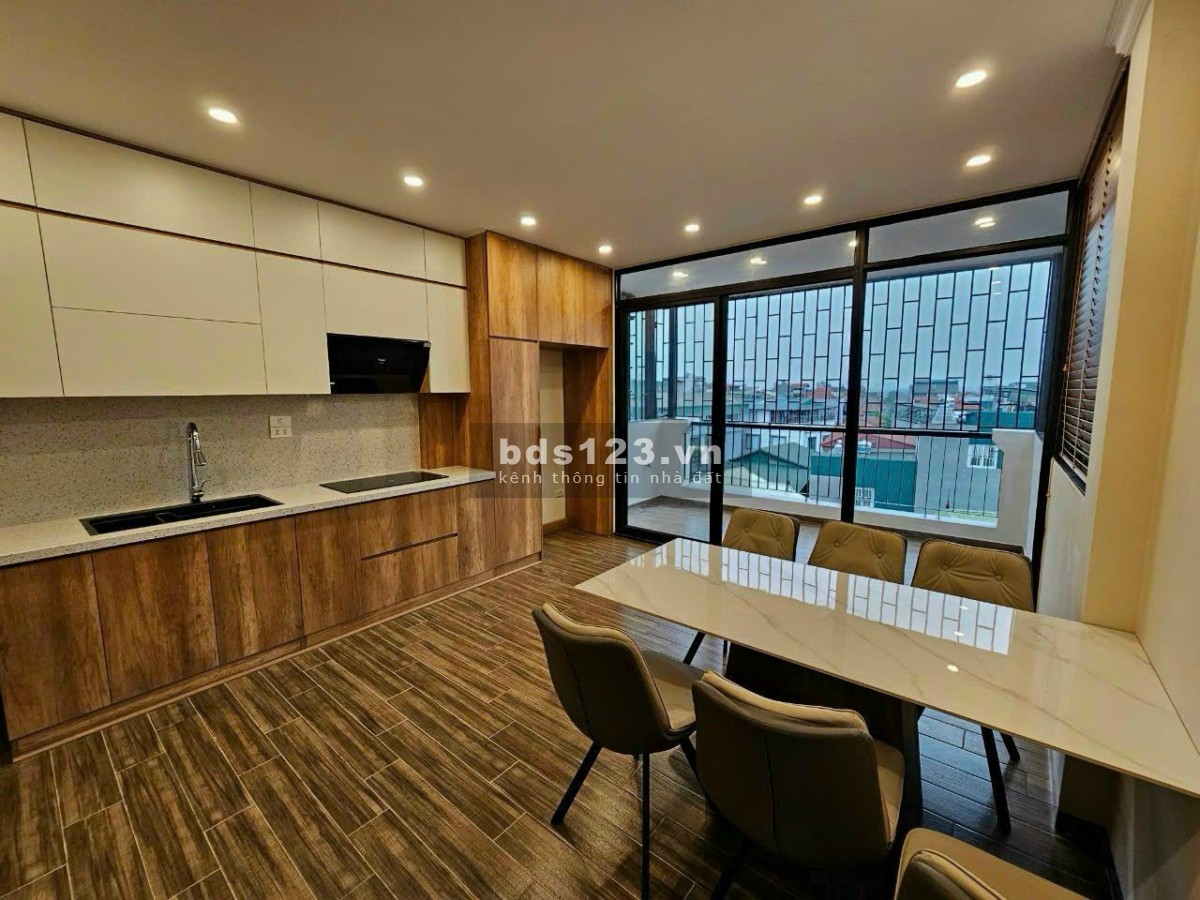 Nhà chất Ngọc Thụy diện tích 40m *6 tầng, thang máy, giá đẹp 6.3 tỷ