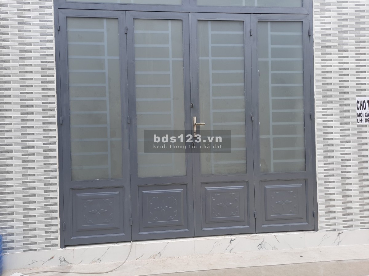 Nhà Nguyên Căn có sân vườn 180m2