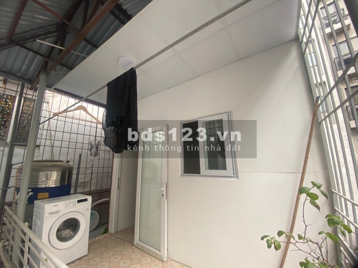 Bán nhà đẹp dân xây yên phụ 24m2 3 tầng 2,4 tỷ (có thương lượng)