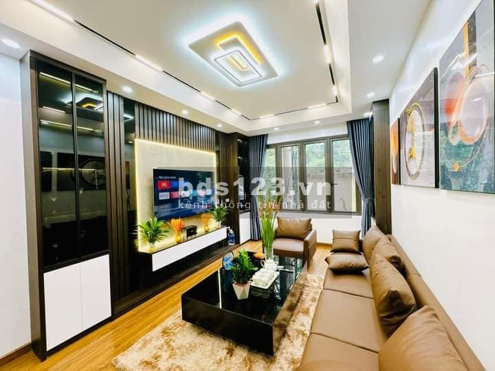 Nhà đẹp kinh doanh Tam Trinh, Hoàng Mai 45m, 4 tầng, mt 3.8m, giá 8.3 tỷ.