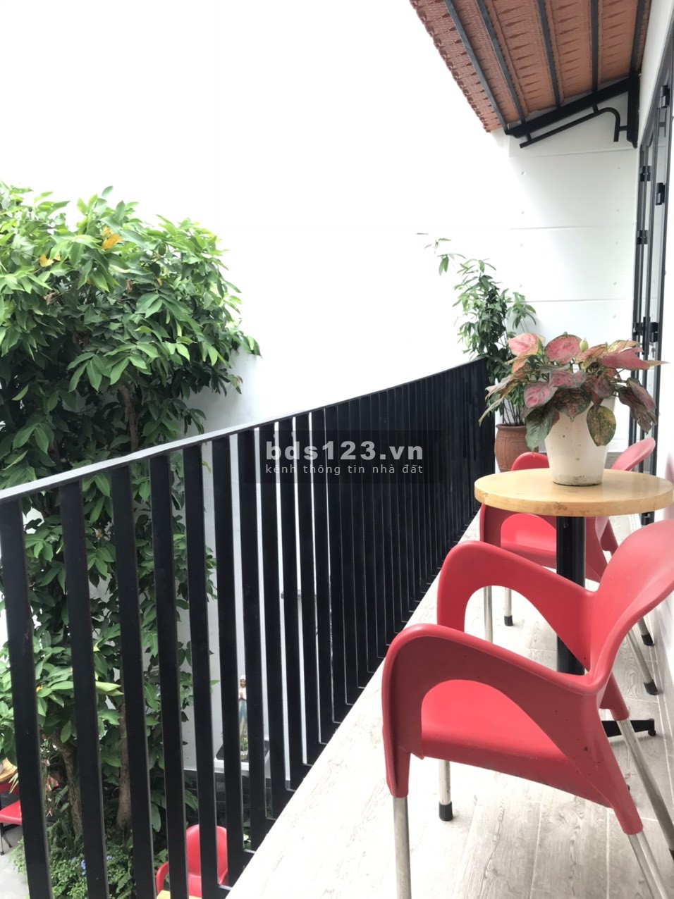 Có ban công, phòng rộng 25M2 - View đẹp