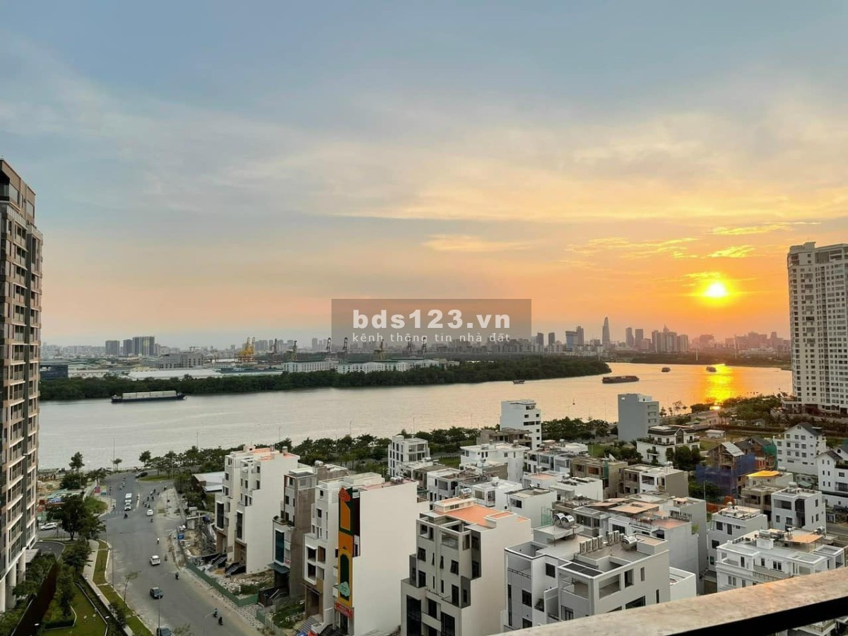 Bán Căn hộ 3PN view sông ngắm pháo hoa, thanh toán 2 tỷ 8 nhận nhà ngay. Vay hỗ trợ lãi 2 năm