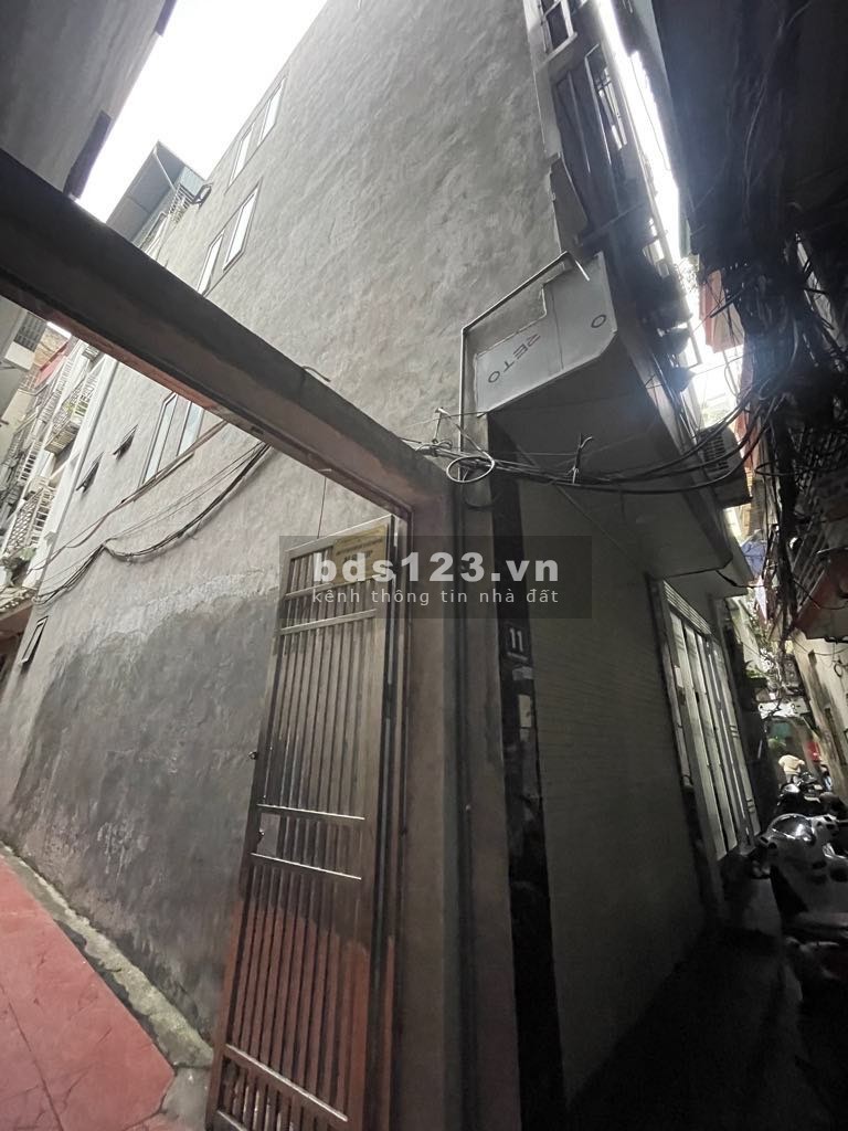 Cần bán nhà ngõ phố Tân Mai, Hoàng Mai 27m2, mặt 2.9m, 4 tầng, 4 tỷ.