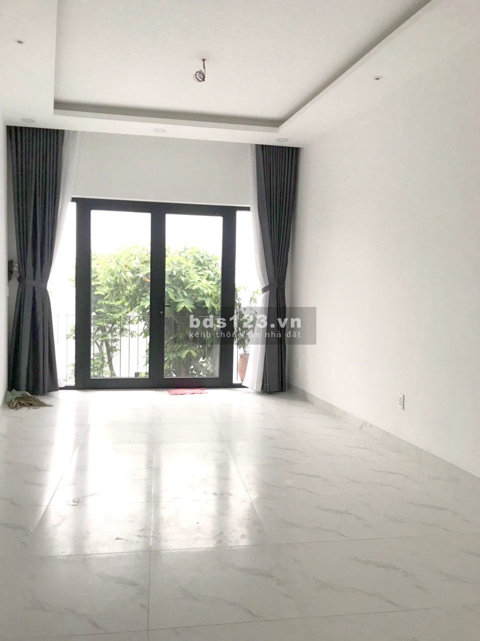 Có ban công, phòng rộng 25M2 - View đẹp