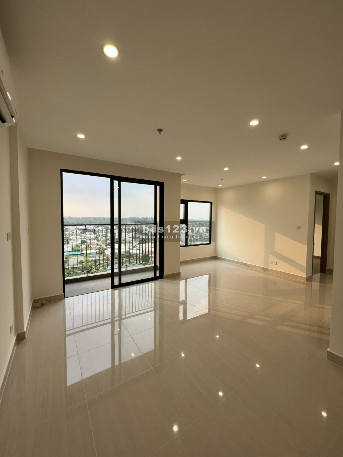 Bán Căn hộ 2PN+ 69m2 chỉ 2.950 tỷ (BTP) gốc 4.1 tỷ Origami Vinhomes Grand Park Q9