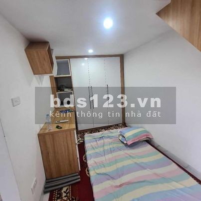 Chính chủ cần bán nhà phố Lình Nam 34M2 x 4 tầng, ô tô đậu cửa, dân trí cao, 3.55 tỷ