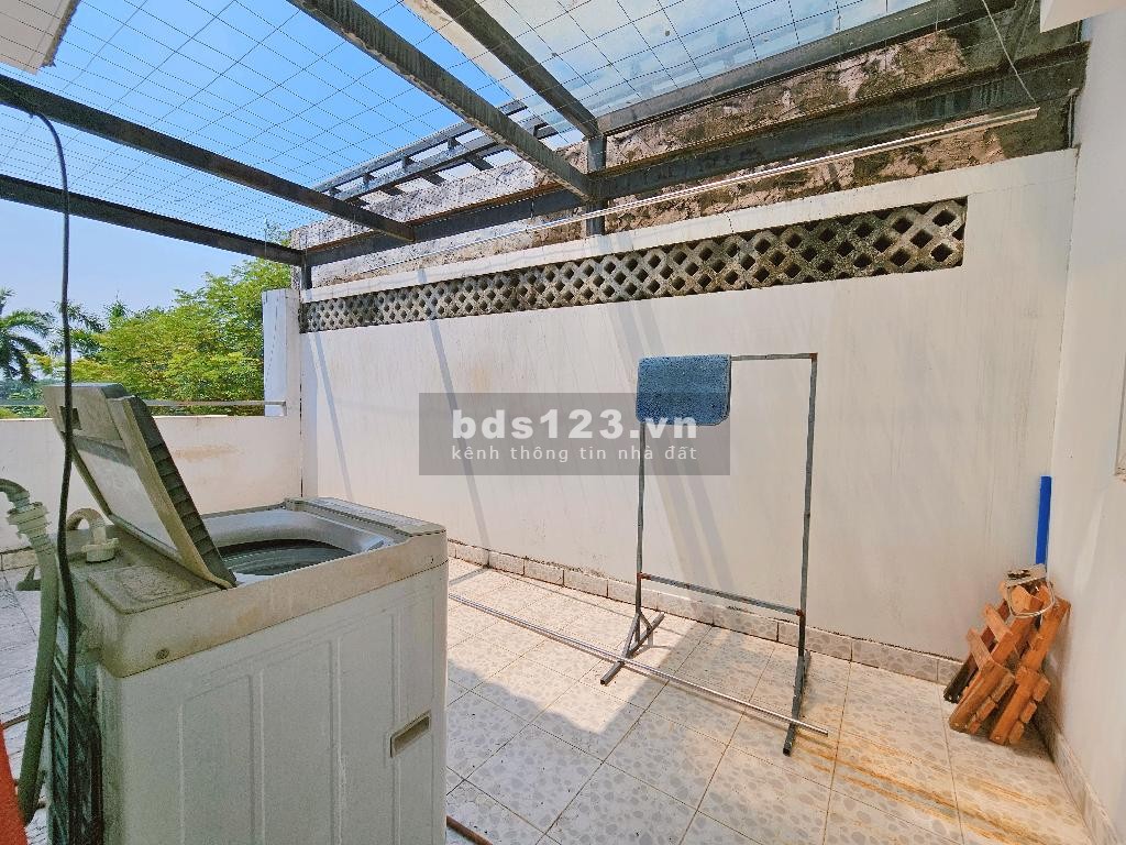 Quá rẻ, hẻm xe hơi, ngay sát chợ Thủ Đức diện tích 85M, nhỉnh 3 tỷ
