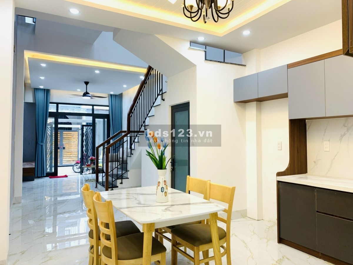 Bán nhà 2 tầng diện tích 70m2, gần ĐH Sư Phạm, nhỉnh 2 tỷ