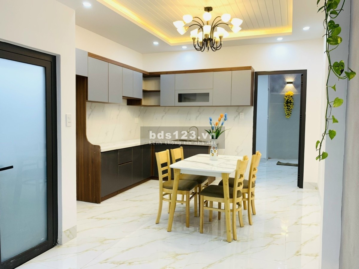 Bán nhà 2 tầng diện tích 70m2, gần ĐH Sư Phạm, nhỉnh 2 tỷ