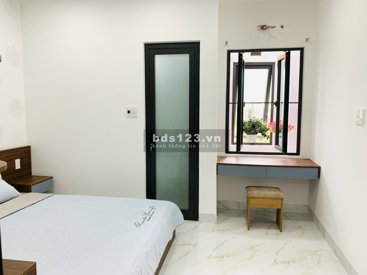 Bán nhà 2 tầng diện tích 70m2, gần ĐH Sư Phạm, nhỉnh 2 tỷ