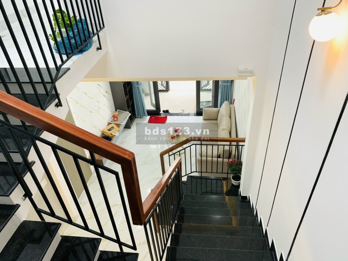 Bán nhà 2 tầng diện tích 70m2, gần ĐH Sư Phạm, nhỉnh 2 tỷ