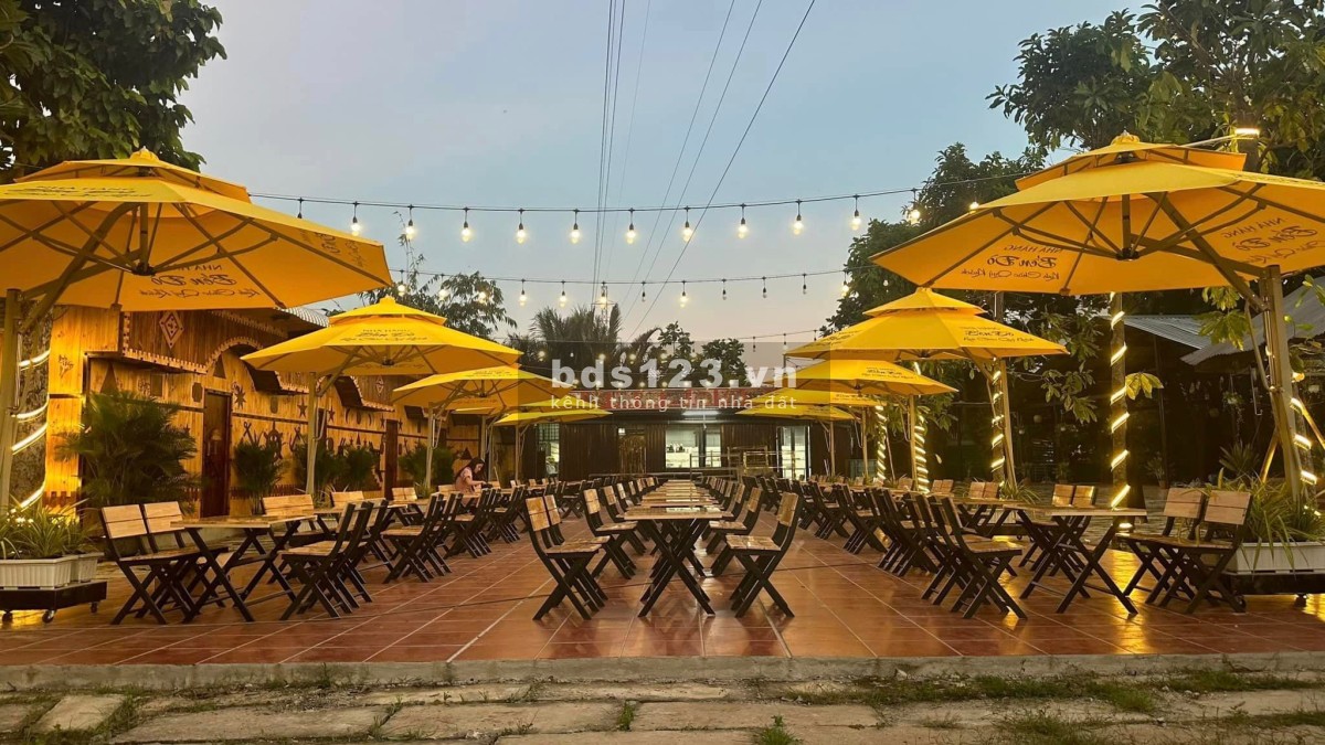 Mặt bằng Vip 2000m2 ngay bến đò, sẵn hầm rượu vip, chòi mát mẻ