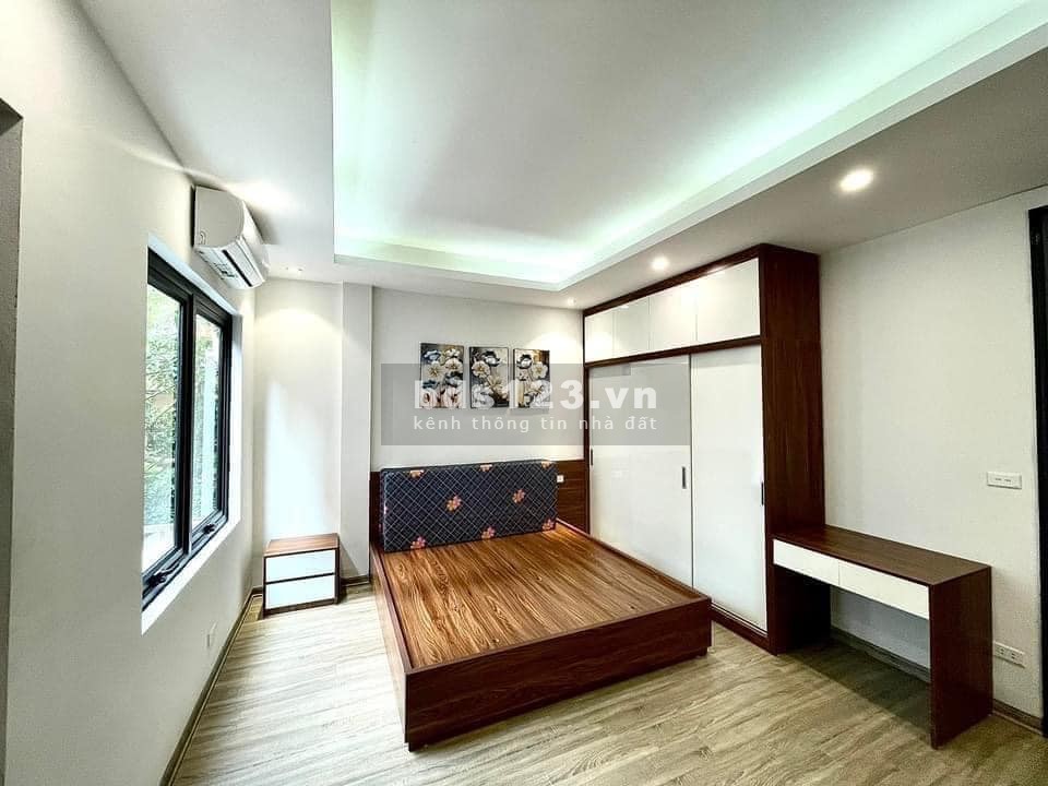 Bán nhanh nhà ngõ 82 Nguyễn Phúc Lai gần Hồ Hoàng Cầu, diện tích 45m2
