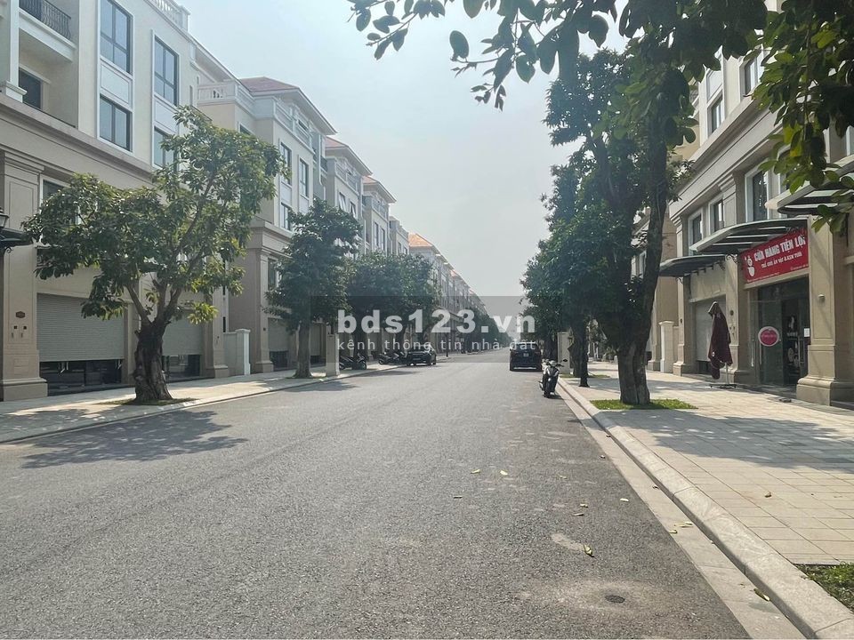 SHOpHouse mặt đường 20m SAN HÔ sịn sò vẫn còn tặng xe VF9 nhanh ko hết xe ạ