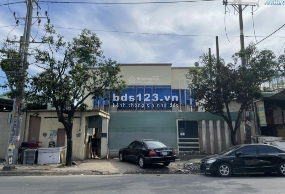 Cho thuê gần 1000m2 đất mặt tiền Lê Văn Khương, quận 12