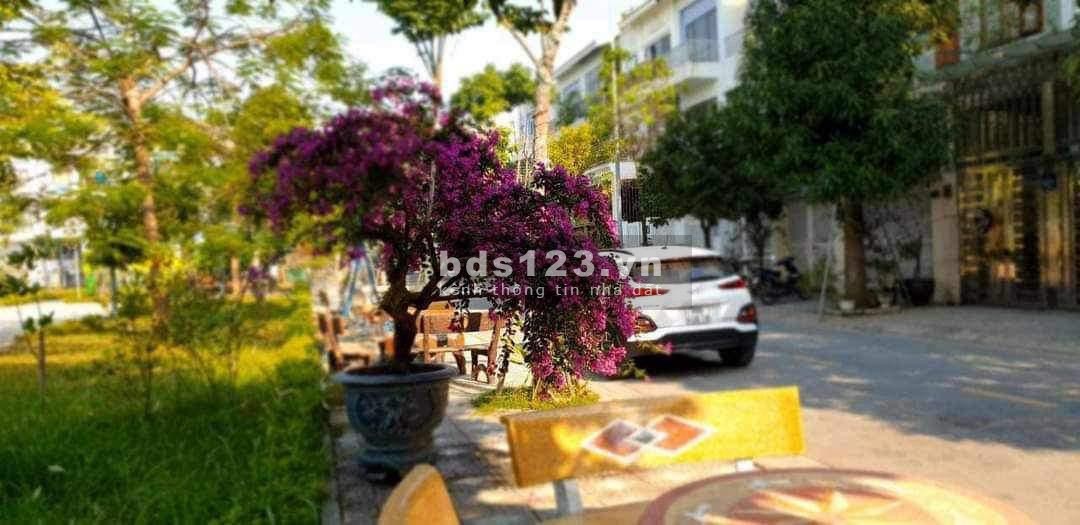 Nhà liền kề - Vỉa hè, view công viên – Kinh doanh, văn phòng đỉnh - Hai thoáng trước sau nhỉnh 13 tỷ