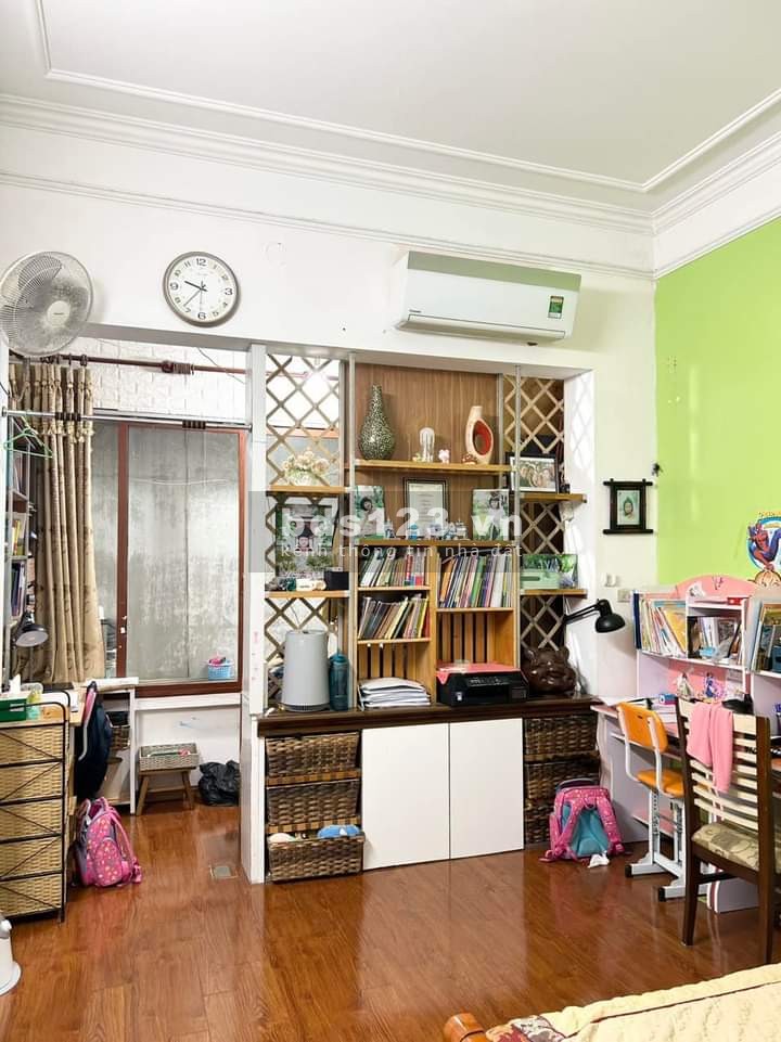 Bán nhà Cầu Giấy diện tich 30M2 an ninh tốt, dân trí cao, đủ tiện ích