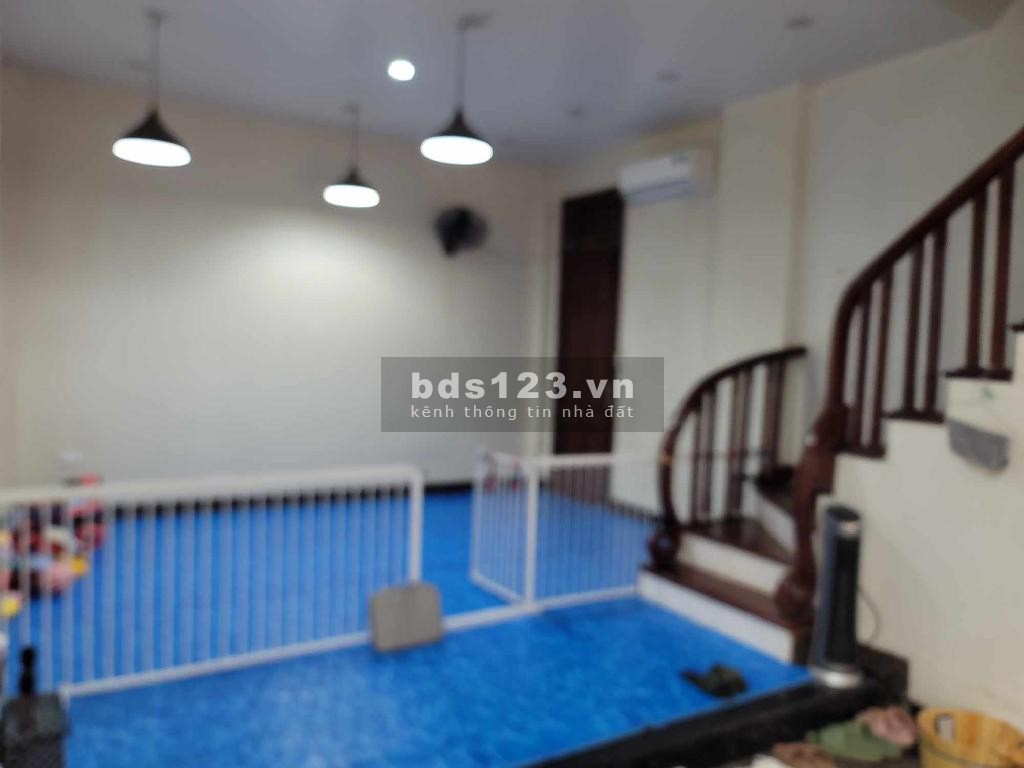 Bán nhà sát chợ lô góc thoáng Vạn Phúc, Hà