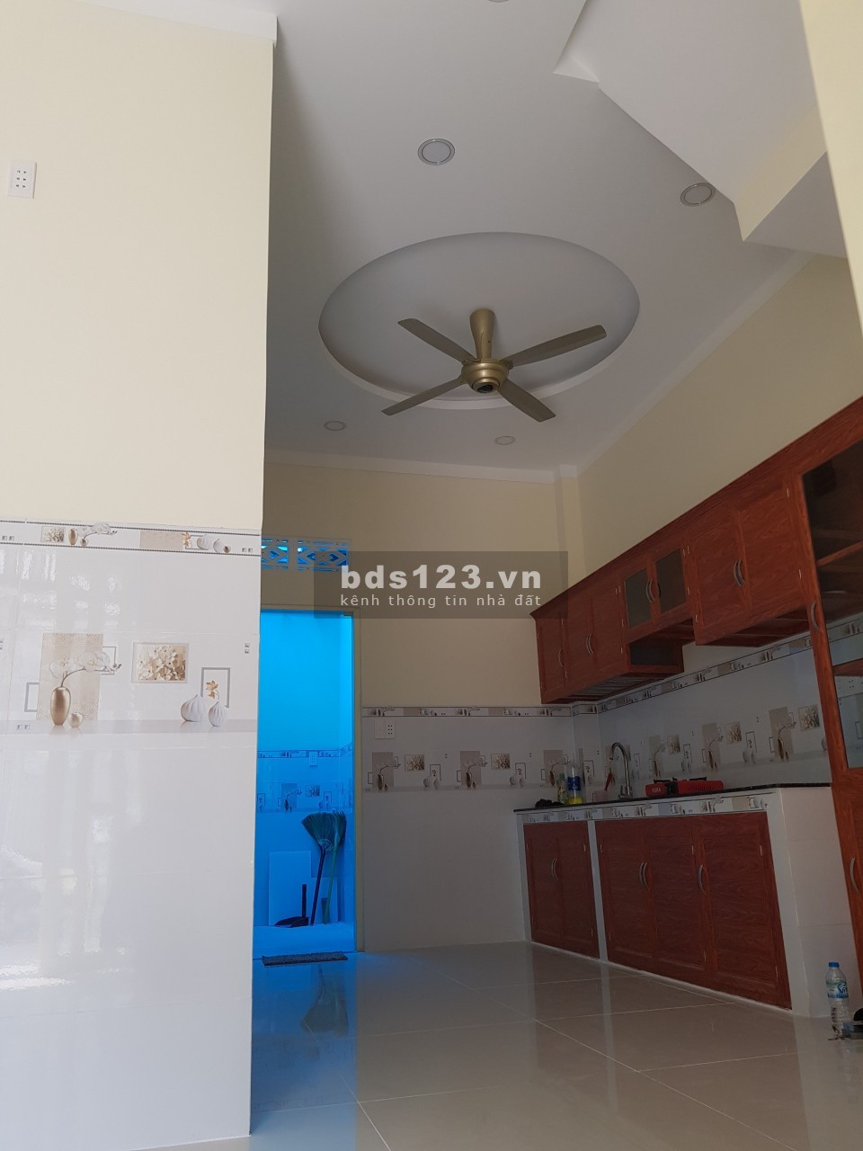 Nhà mới xây 4pn hẻm xe tải, sẵn máy lạnh, quạt, rèm