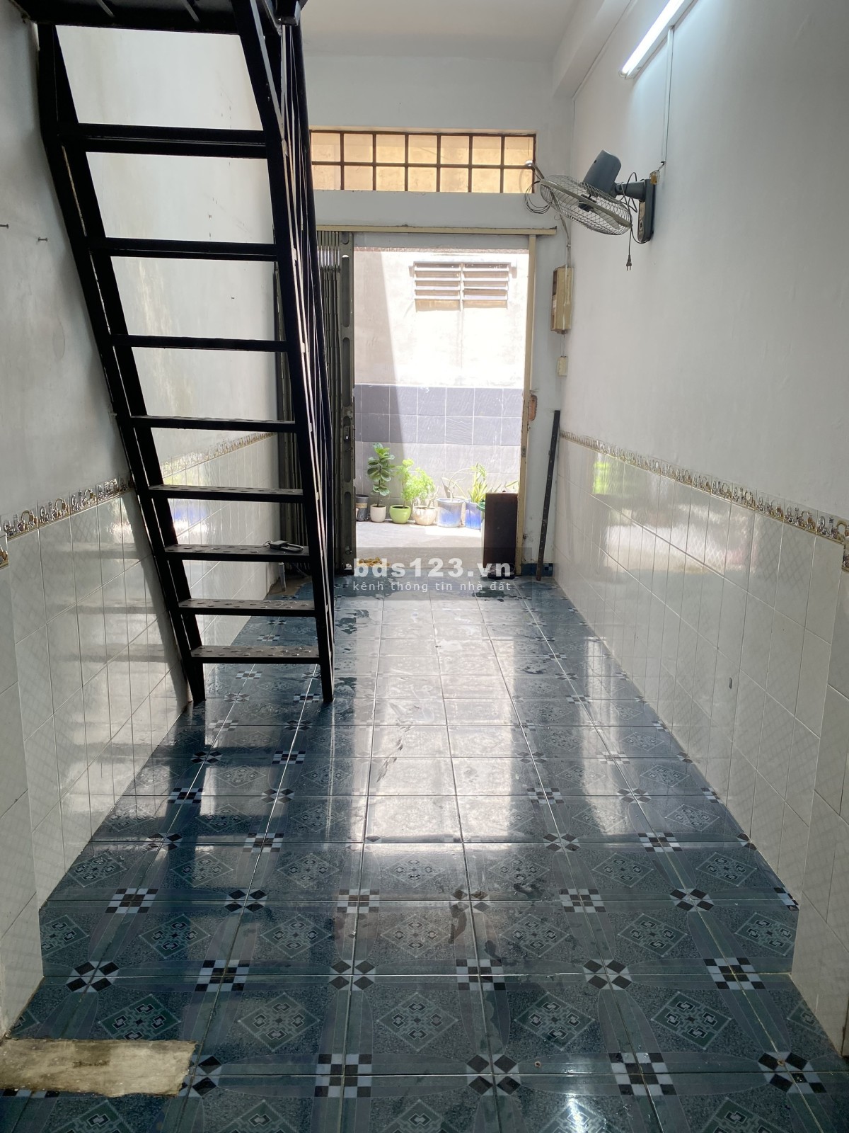 Chính chủ cần bán nhà hẻm 27, P15, Q. BT. Ngay cầu Điện Biên, giáp ranh quận1. Giá 2,2 tỷ.