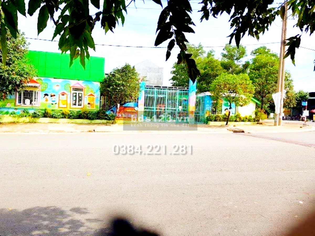 Nợ ngân hàng cần sang gấp 733m2. Đối diện trường học, ngay chợ. Gía 680 triệu