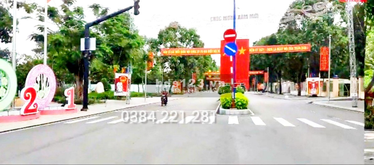 Nợ ngân hàng cần sang gấp 733m2. Đối diện trường học, ngay chợ. Gía 680 triệu