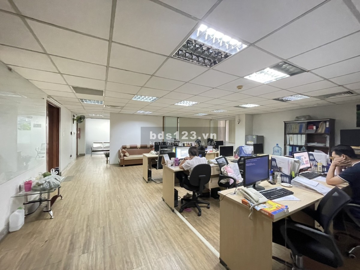 Cho thuê văn phòng tầng trệt đường Điện Biên Phủ, Bình Thạnh-105m2 giá thuê 34.00 Triệu