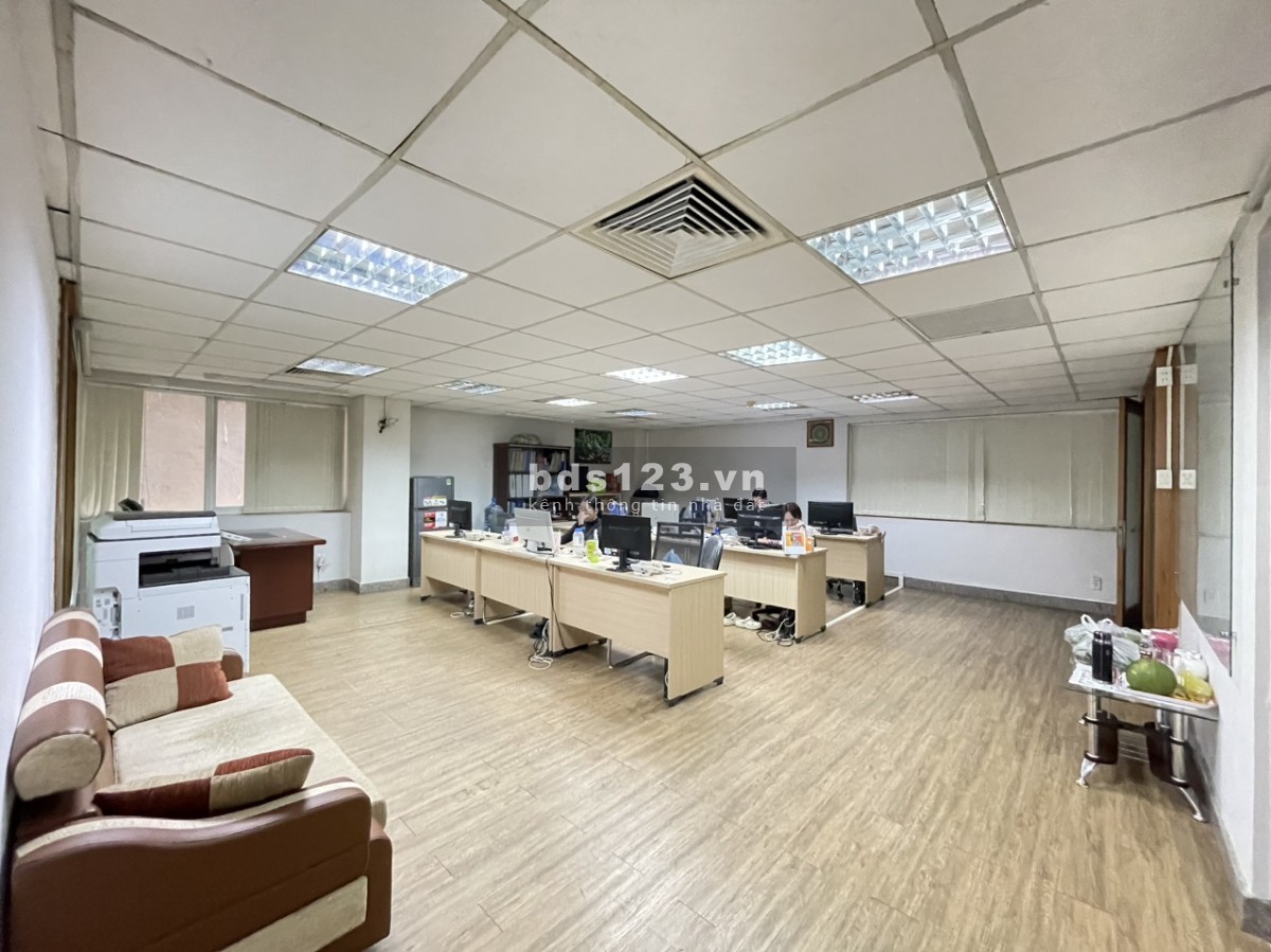 Cho thuê văn phòng tầng trệt đường Điện Biên Phủ, Bình Thạnh-105m2 giá thuê 34.00 Triệu