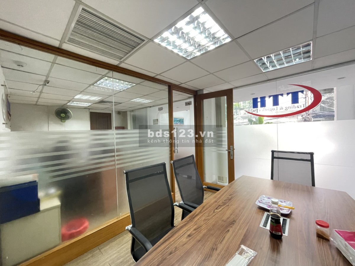 Cho thuê văn phòng tầng trệt đường Điện Biên Phủ, Bình Thạnh-105m2 giá thuê 34.00 Triệu
