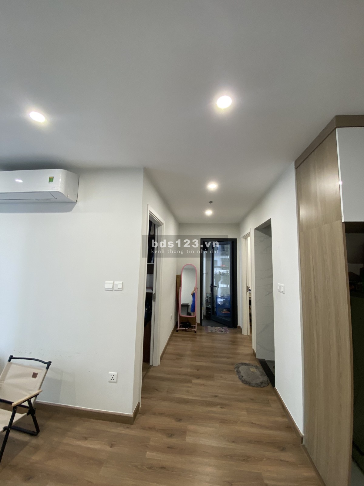 Chính chủ gửi bán căn hộ 2n1vs 54m2 imperia 4 tầng trung Vin smart