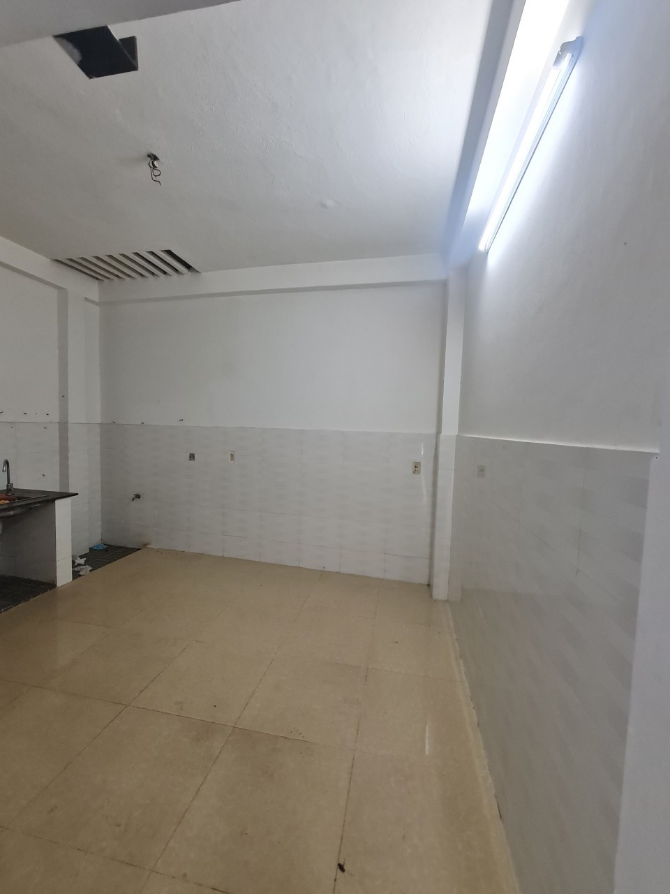 Cho thuê nhà hẻm 6M Thoại Ngọc Hầu quận Tân Phú 4,5 x 18, 2 tầng chỉ 12 triêu TL