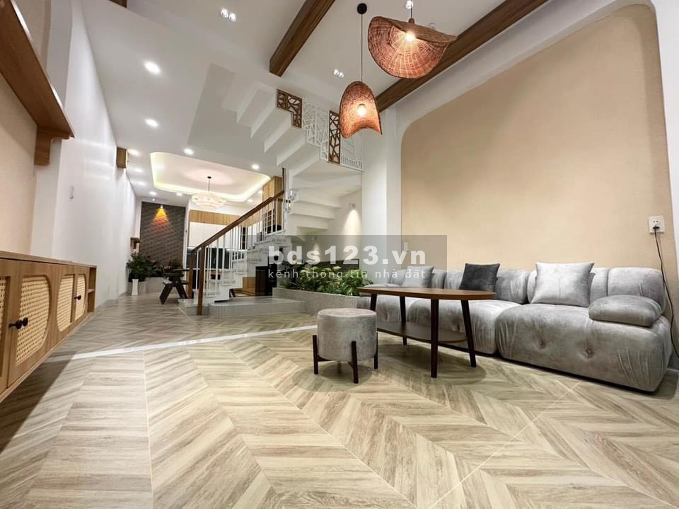 Chính chủ cần bán gấp nhà 4 tầng đường Phạm Văn Hai, Tân Bình
