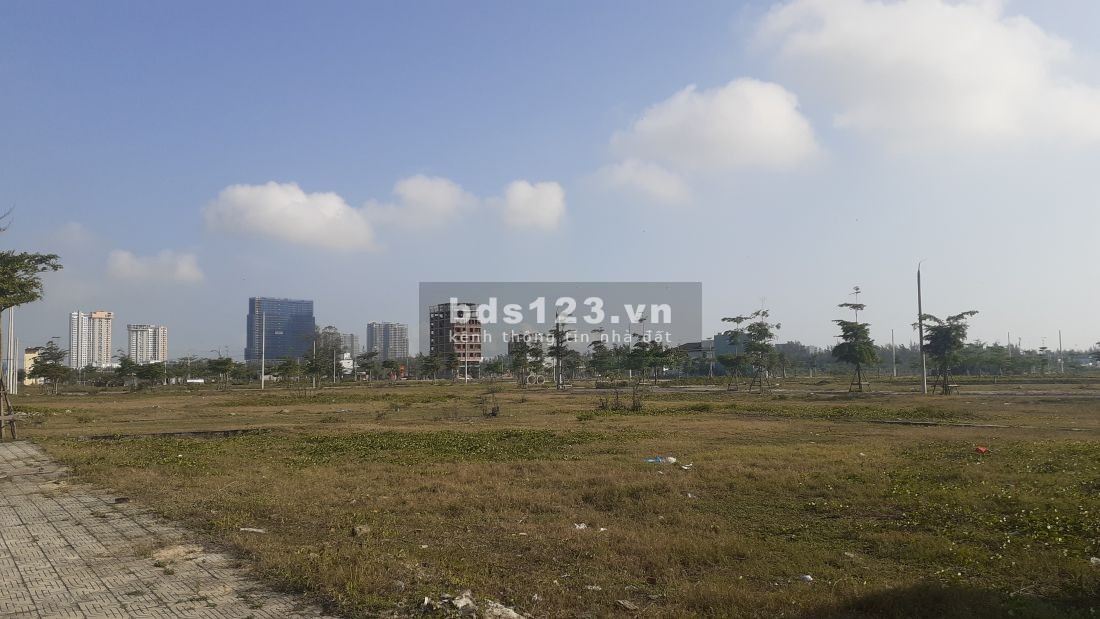 Chủ ngộp - Bán 110m2 trục chính giá chỉ 2tỷ7 tại Linh Sơn