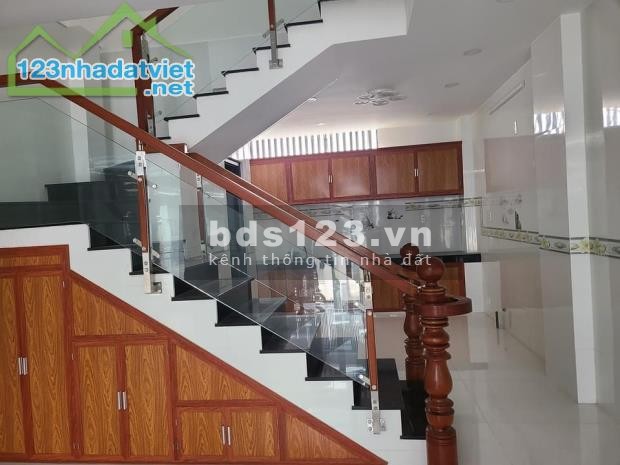Chính chủ bán gấp nhà GIGA Mall - Hiệp Bình Chánh - 2 Tầng - Nhĩnh 4 Tỷ