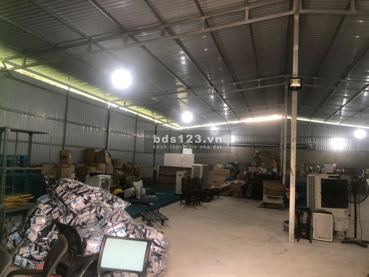 Cho thuê kho xưởng, 432m2, sân bãi rộng đường Đồng Văn Cống, Thủ Đức