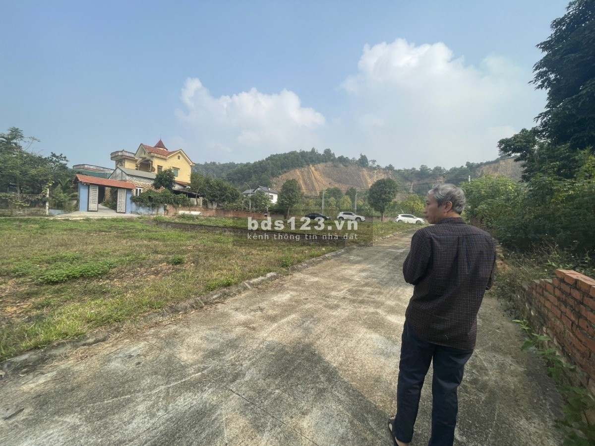 Bán lô đất trục chính Linh Sơn, view hồ sen, giá 24tr/m2