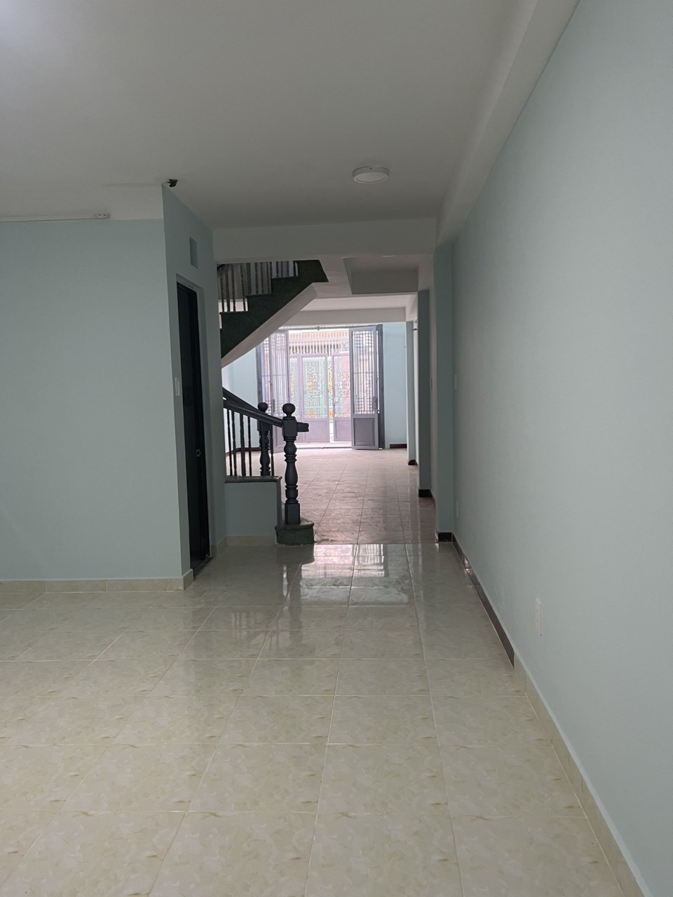 Cho thuê VTKD dương 10m kế MT Lũy Bán Bích 4 x20,3 Tầng 19 triệu tl