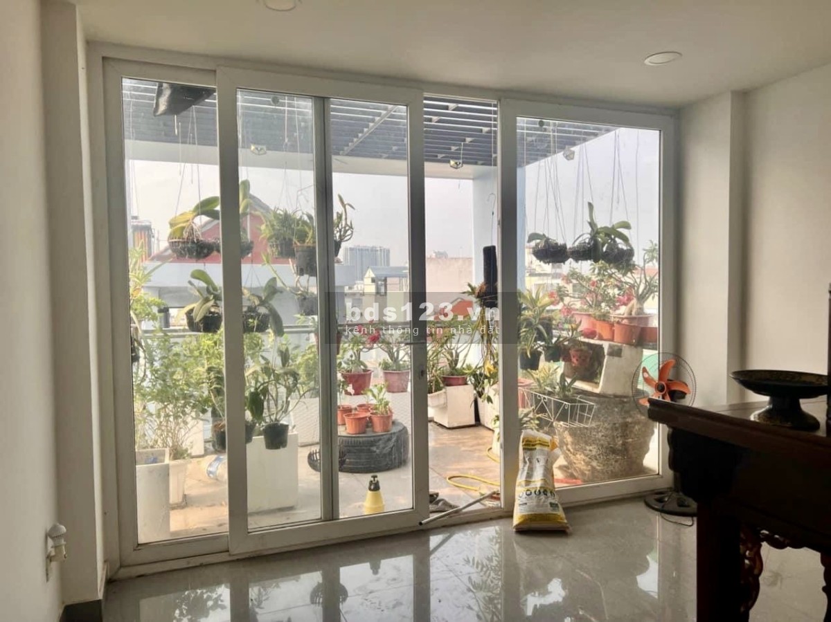 Bán nhà 3 tầng, dt 4x15m, đường Nguyễn Thị Thập, gần PMH, giá 10 tỷ