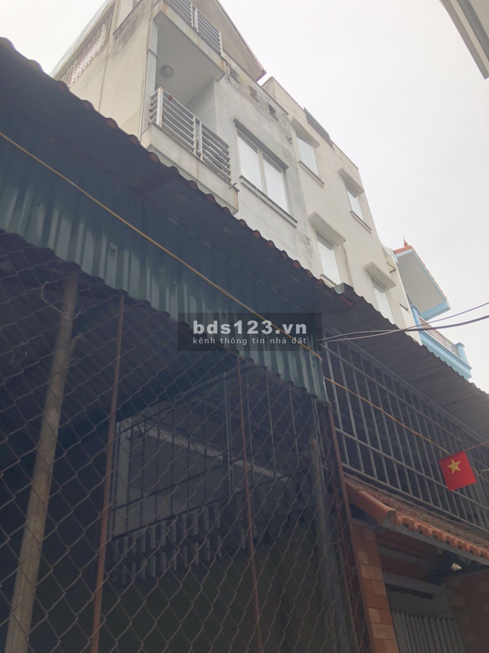 Bán nhà Tứ Liên, Nhà kiên cố sẵn, 65m2, 3 tầng, 5,7 tỷ