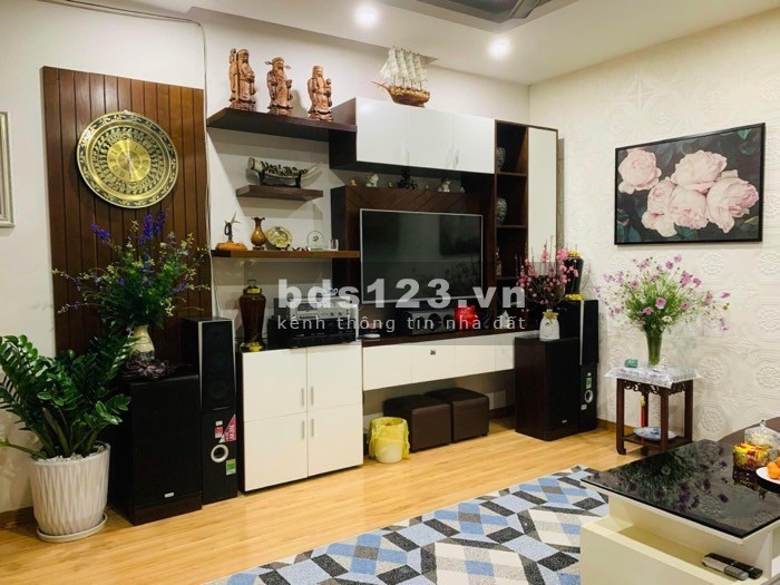 Gần phố, ngõ đẹp, 10m ra ô to tránh, nhà đẹp 5 tầng, sát khu đô thị Đại Kim, nhỉnh 5 tỷ.