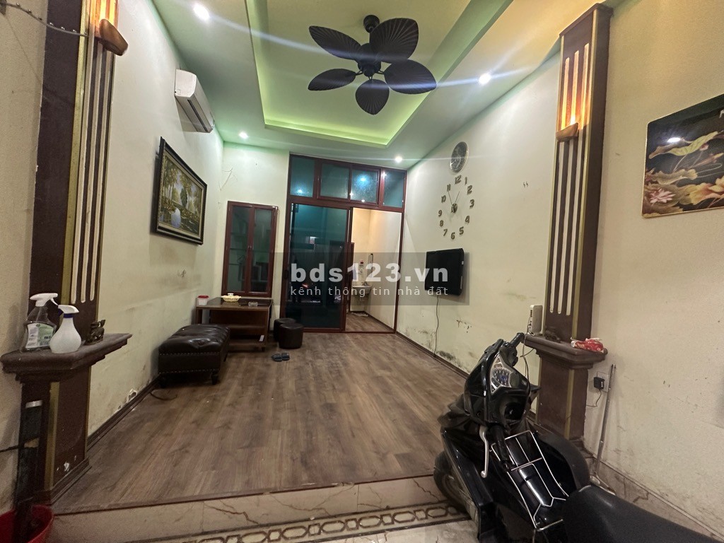Chính chủ gửi bán nhà ngõ phố Khâm Thiên, diện tích 34m2, 4 tầng, giá nhỉnh 4 tỷ