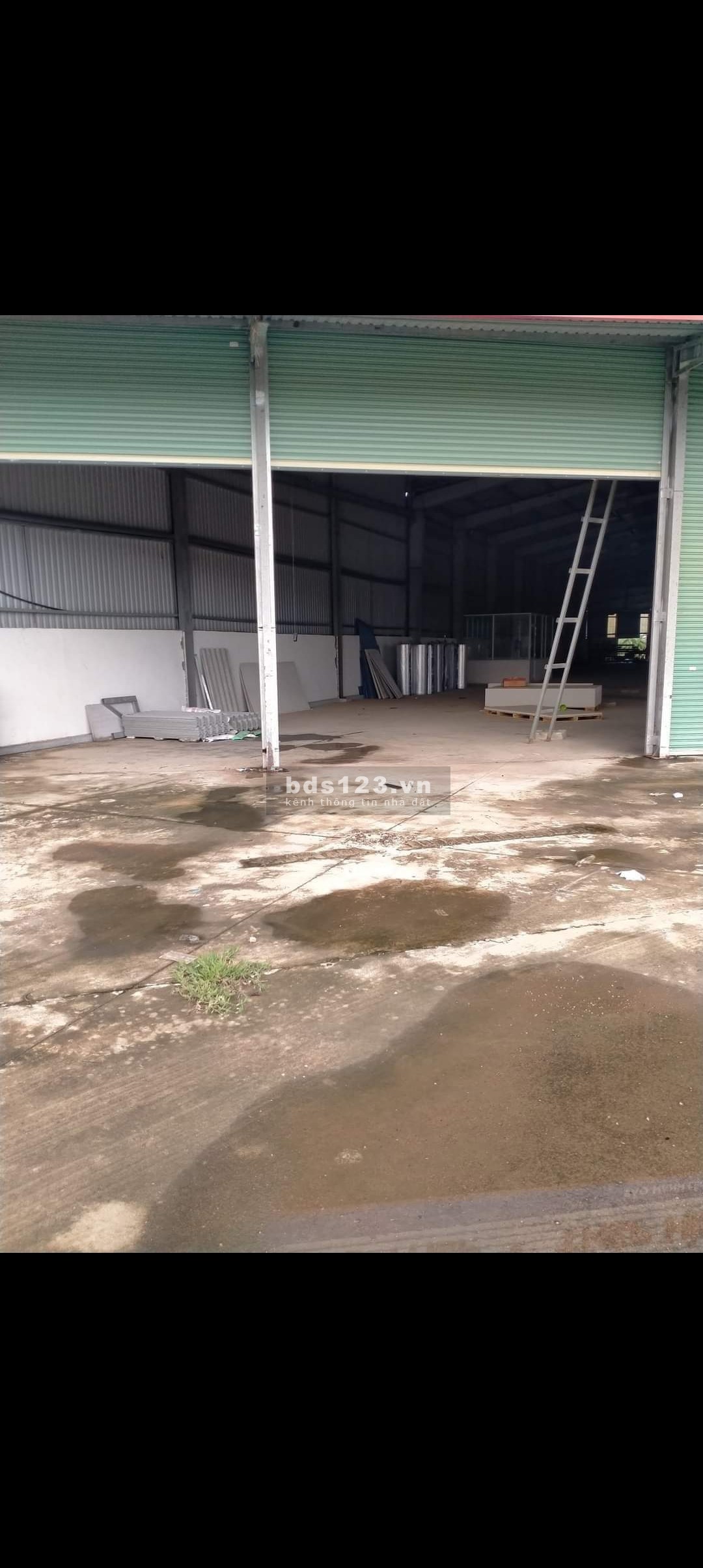 Bán kho xưởng mặt tiền đường QL50 thị xã Gò Công, Tiền Giang. DT 1.500 m2 có sổ riêng.